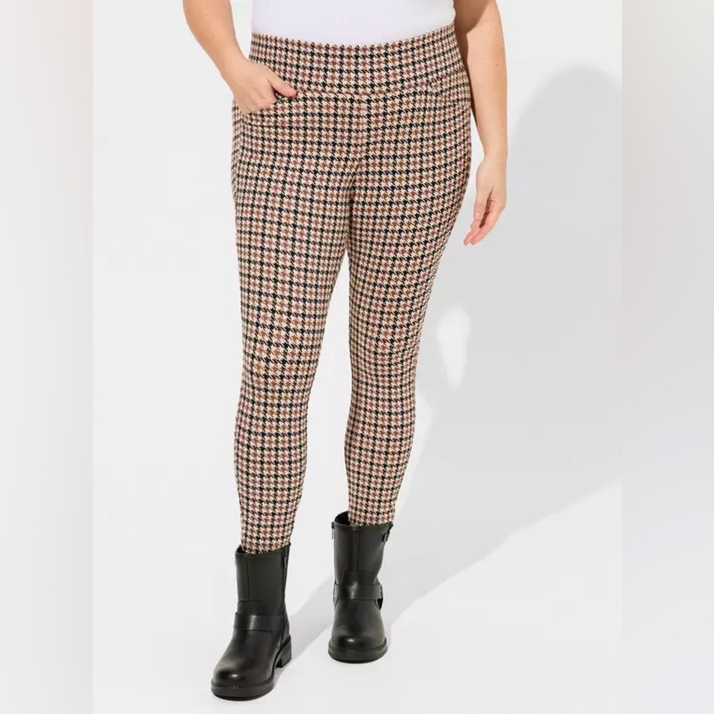 Like New Torrid Studio Pixie Luxe Ponte Skinny Pant